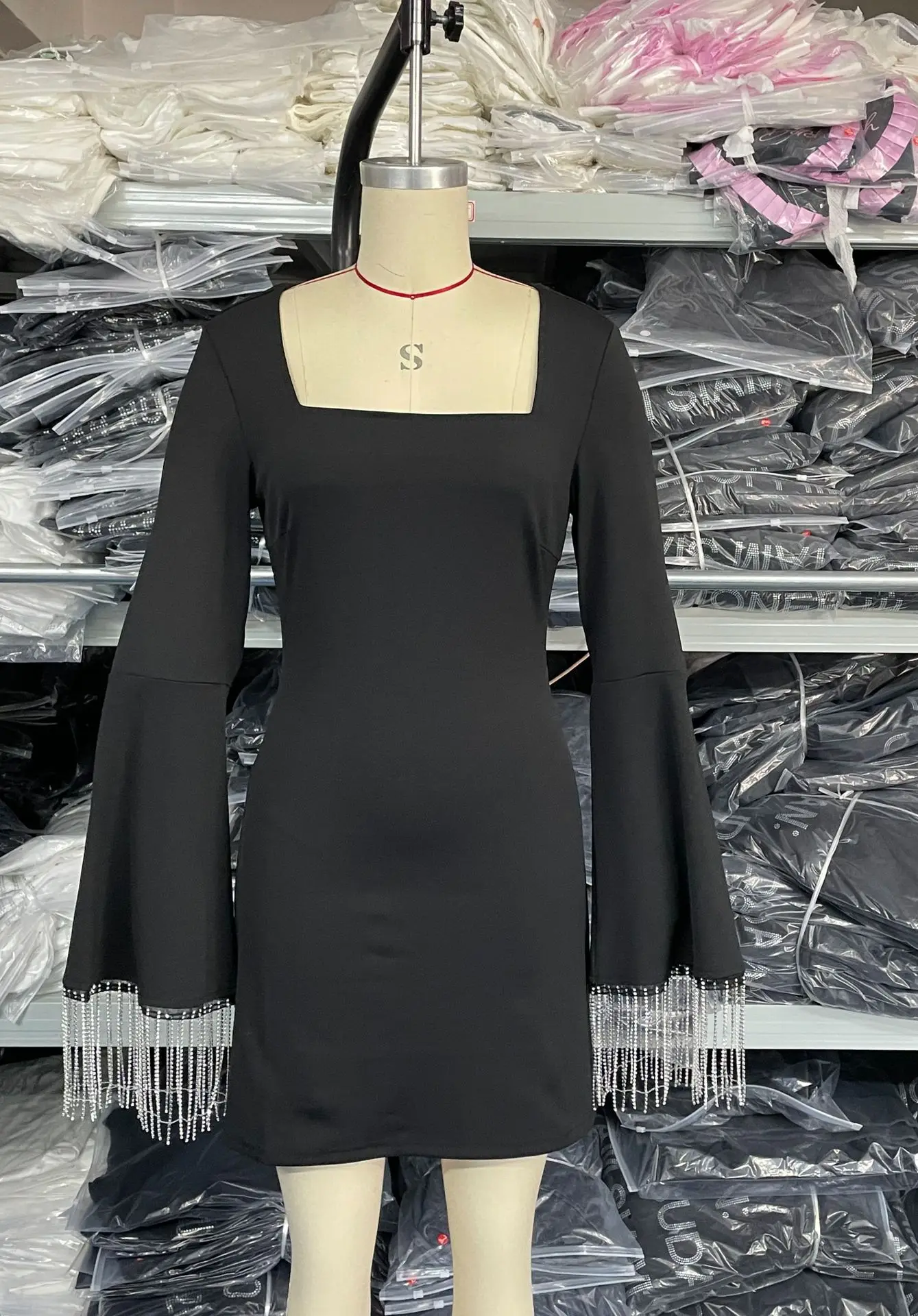 Chic Women's Tassel Hollow Out Mini Dress Long Sleeve Backless Shiny Black Sexy Glitter Short Elegant Party Evening Prom Dresses