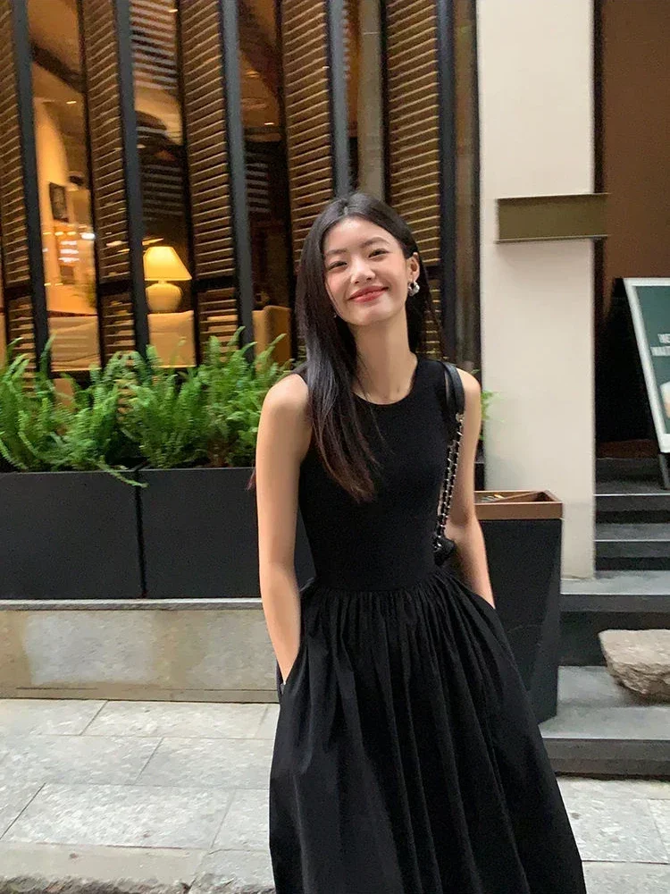  Summer New Round Neck SleevelessHigh Waist Temperament Female Fashion Style Dress Simple Elegant Black Long Dresses