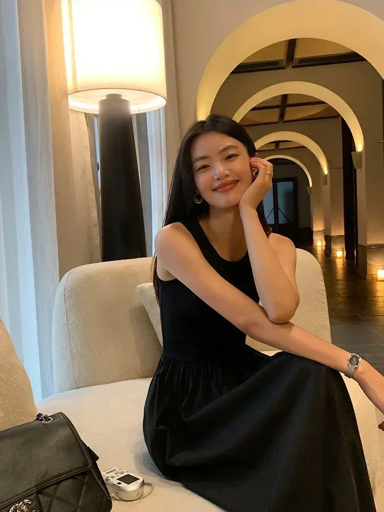  Summer New Round Neck SleevelessHigh Waist Temperament Female Fashion Style Dress Simple Elegant Black Long Dresses